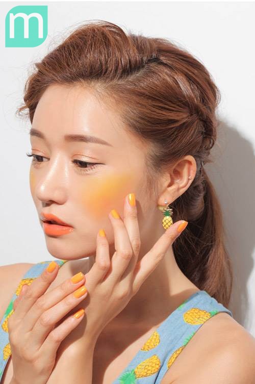 tranh-trang-diem-dam-vao-mua-he
